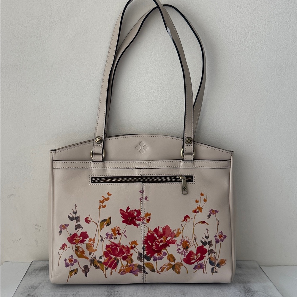 Patricia Nash Leather Handbag Poppy Tote
Aegean Blooms Spot Print Chalk White - Picture 8 of 15